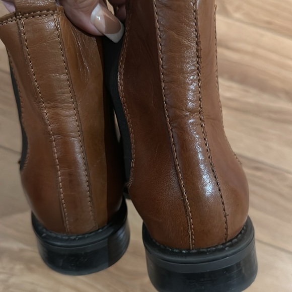 Beautiful leather ankle boots, dark caramel colour - Picture 2 of 7